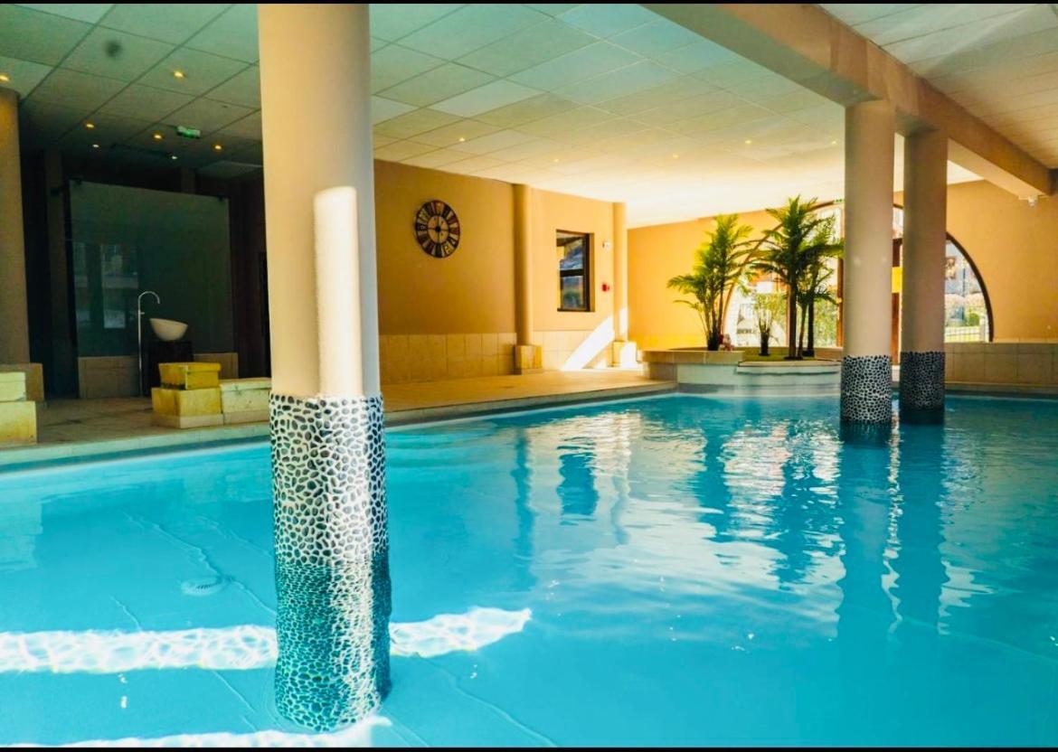 Appartements Avec Piscine Interieure Sauna Parking Etage 1 Au Centre Du Village Dans Residence Cami Real Saint-Lary-Soulan Eksteriør bilde