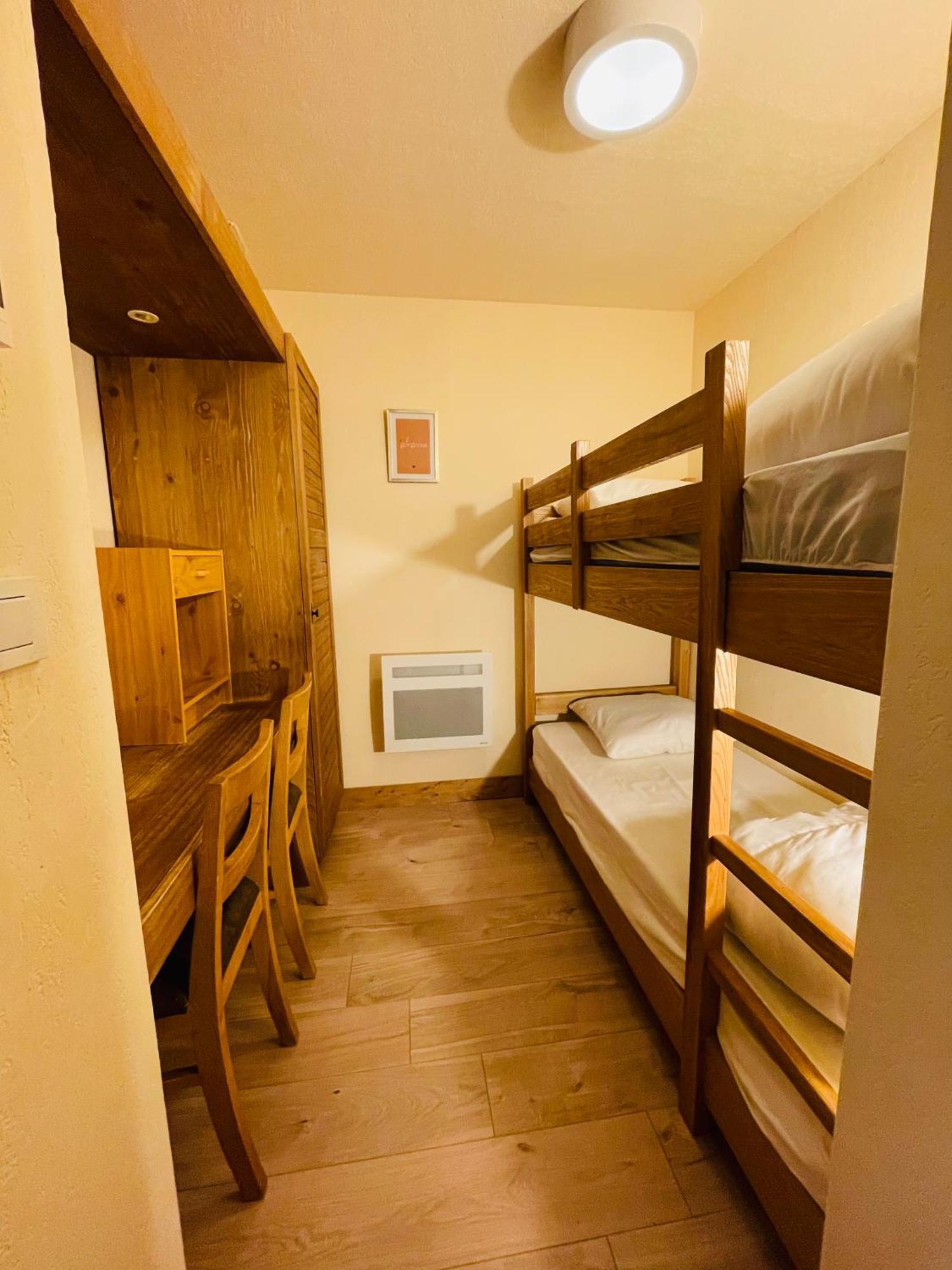 Appartements Avec Piscine Interieure Sauna Parking Etage 1 Au Centre Du Village Dans Residence Cami Real Saint-Lary-Soulan Eksteriør bilde