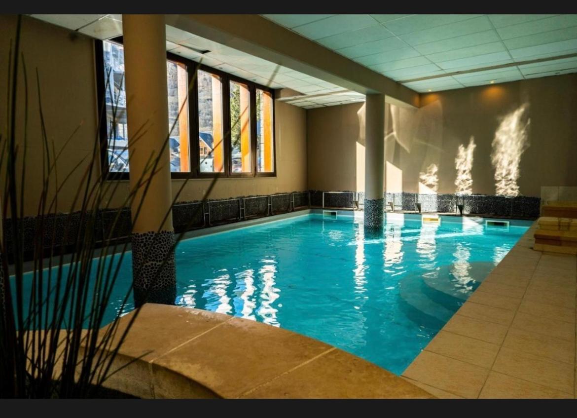 Appartements Avec Piscine Interieure Sauna Parking Etage 1 Au Centre Du Village Dans Residence Cami Real Saint-Lary-Soulan Eksteriør bilde